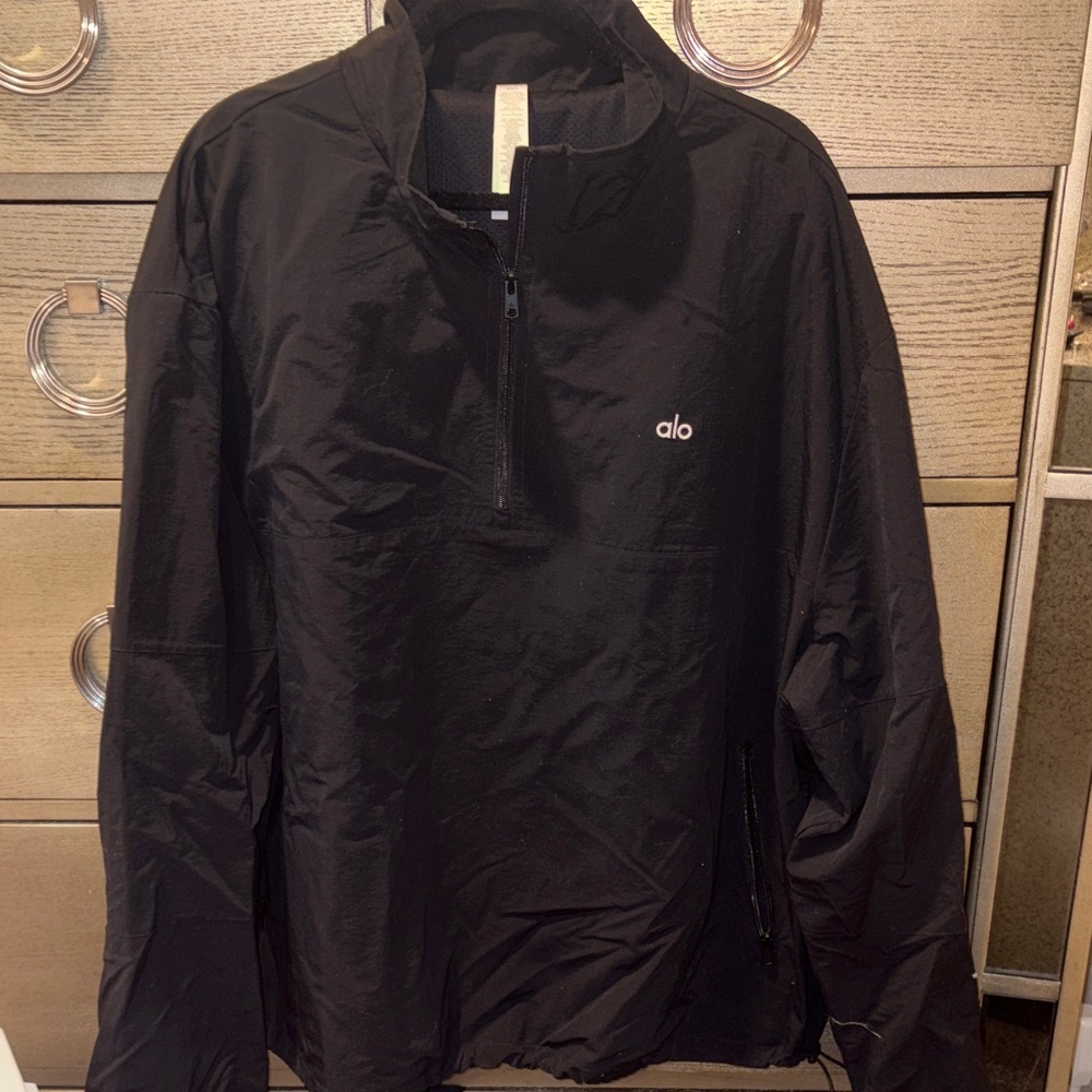 ALO Yoga Men's Black Half-Zip Windbreaker Pullover